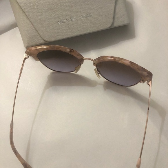 Michael Kors NWT sunglasses . - Picture 2 of 5